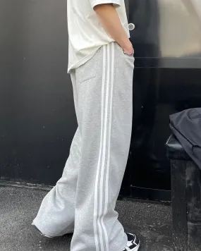 Classic Three Stripes Sweatpants