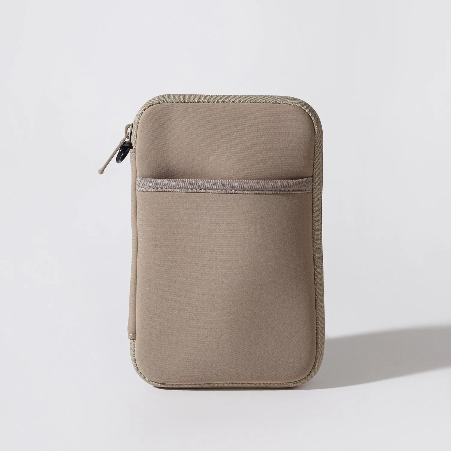 PASSPORT WALLET TAUPE