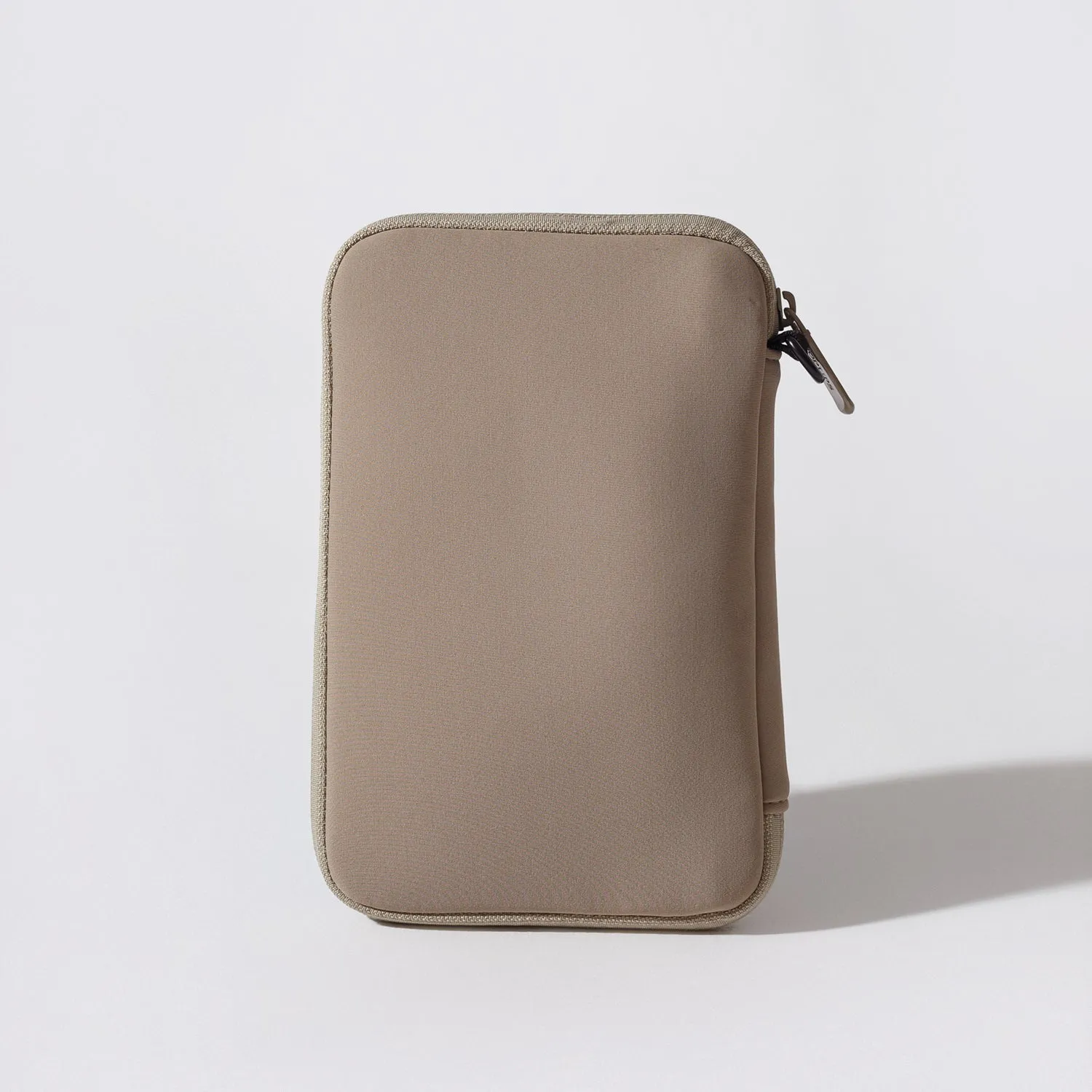 PASSPORT WALLET TAUPE